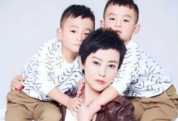 8 cặp sao có con song sinh,  Tạ Na và Trương Kiệt, Lâm Chí Dĩnh và Trần Nhược Nghi, Lê Tư và Mã Đình Cường