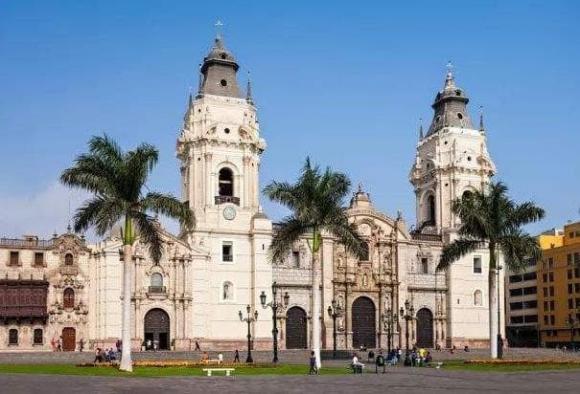 thành phố không mưa, lima