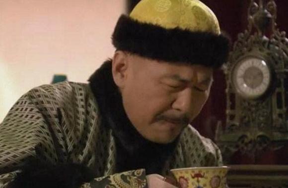 câu chuyện thời xưa, câu chuyện thú vị trong cung, Hoàng Đế xúc miệng buổi sáng