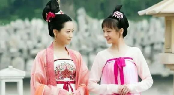 câu chuyện thời xưa, câu chuyện thú vị trong cung, Hoàng Đế xúc miệng buổi sáng