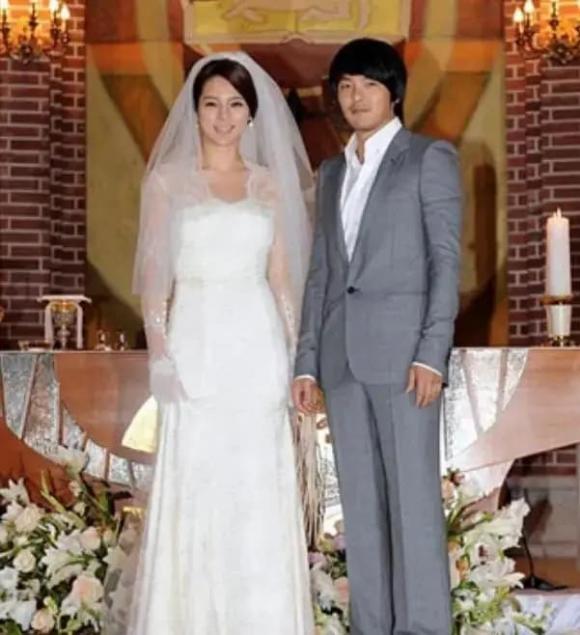 Park Shi Yeon, Park shi yeon và  song joong ki, sao hàn