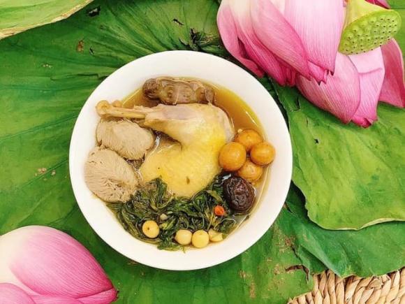 ngải cứu hầm gà, canh gà hầm ngải cứu, món ăn bổ máu