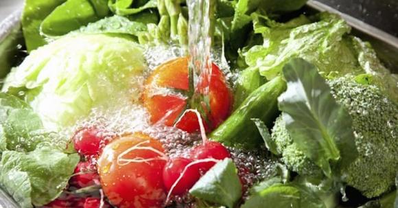 thuốc trừ sâu, ngâm rau củ với muối, cách loại bỏ thuốc trừ sâu, kiến thức 