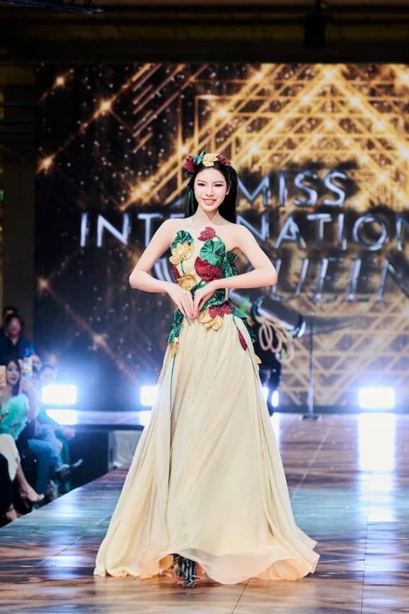 á hậu Tường San, Miss Queen International, sao Việt