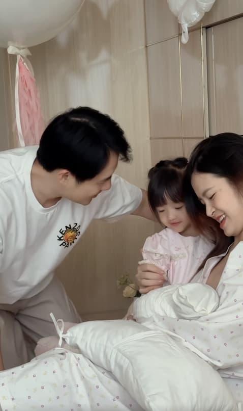 Winnie, ái nữ nhà Đông Nhi, sao Việt 