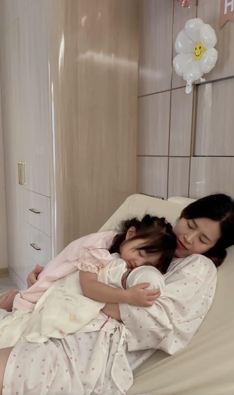 Winnie, ái nữ nhà Đông Nhi, sao Việt 
