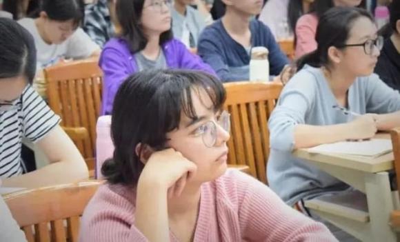 thất nghiệp, sinh viên thất nghiệp, tìm việc làm