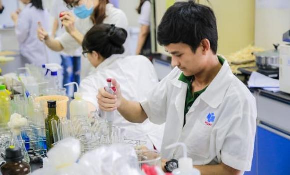6 ngành học ít triển vọng tại đại học, thất nghiệp, Quản trị kinh doanh, Thương mại điện tử, Quản trị du lịch