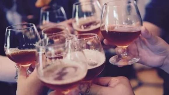 lưu ý khi uống rượu bia, uống rượu bia kỳ nghỉ lễ, nghỉ lễ
