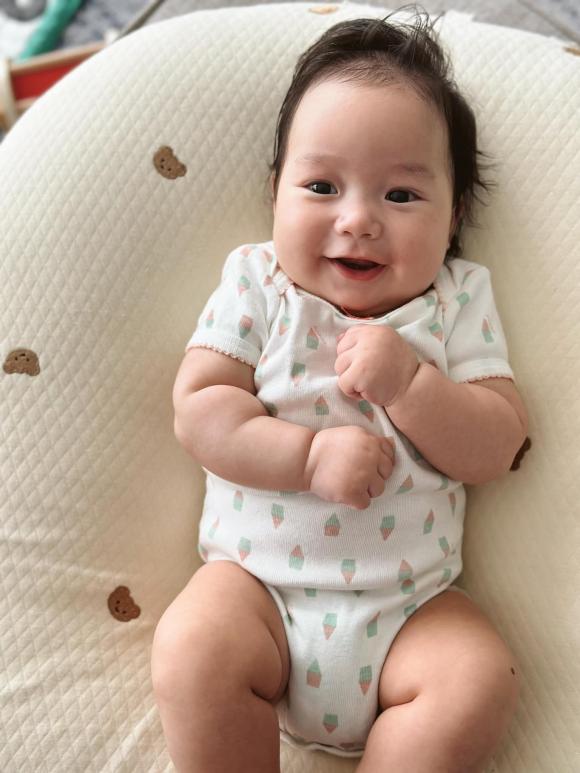 Hà Anh, siêu mẫu Hà Anh, sao Việt 