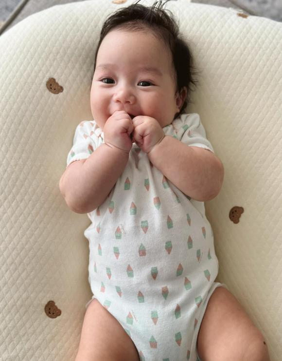 Hà Anh, siêu mẫu Hà Anh, sao Việt 