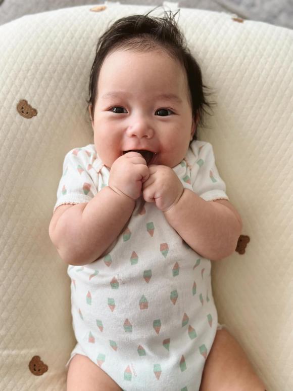 Hà Anh, siêu mẫu Hà Anh, sao Việt 