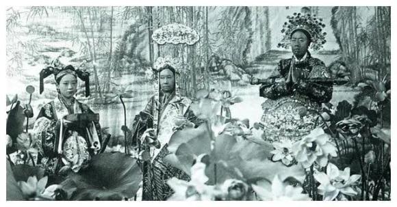 Từ Hi thái hậu, cô cung, tử cấm thành
