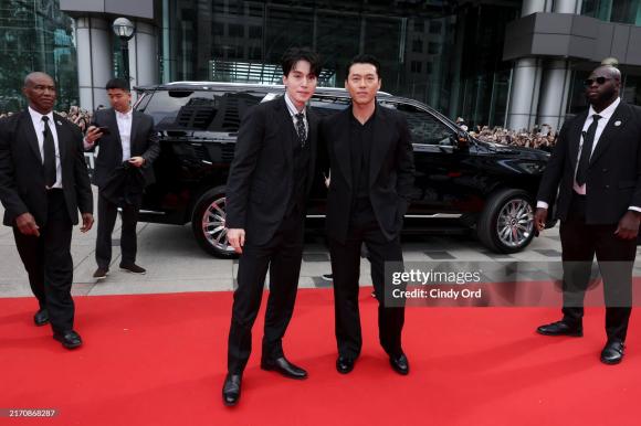 hyun bin, lee dong wook, angelina jolie, sao hàn 