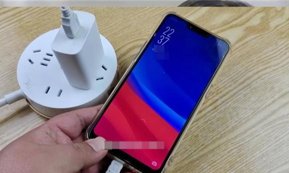 Nữ doanh nhân đầu tiên của Việt Nam sở hữu bằng lái máy bay tư nhân, người phụ nữ Việt Nam đầu tiên tốt nghiệp khóa học lái máy bay tư nhân