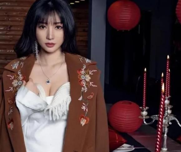 Bốn gương mặt đẹp nhất Trung Quốc, Lưu Diệc Phi, Chu Châu, Cao Viên Viên, Liễu Nham, Song Hye Kyo