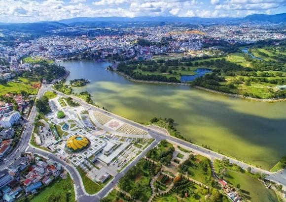 Tỉnh nhắc đến con rồng trong đầm nước, tỉnh lâm đồng