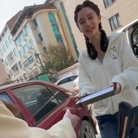 Huỳnh Hiểu Minh và Diệp Kha, Angelababy, sao Hoa ngữ