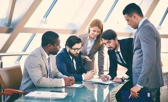 thất nghiệp, 4 ngành học thất nghiệp, Ngành thiết kế mỹ thuật, Ngành ngôn ngữ, Ngành triết học, Ngành quản trị, 