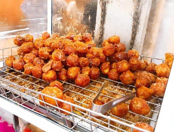 bánh rán vỉa hè, bán bánh rán vỉa hè, địa điểm bán bánh rán vỉa hè, bánh rán mặn, bánh rán vỉa hè Hà Nội, món ngon 