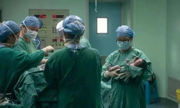 sinh con thời gian nào thì tốt, thời điểm vàng sinh con