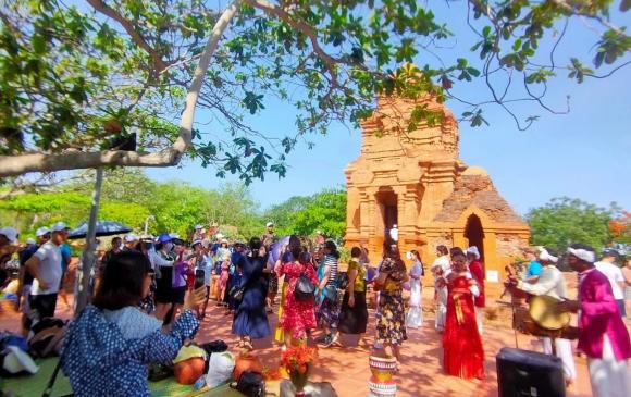 Linga vàng là gì, bảo vật quốc gia, Linga vàng, cổ vật của người Chăm