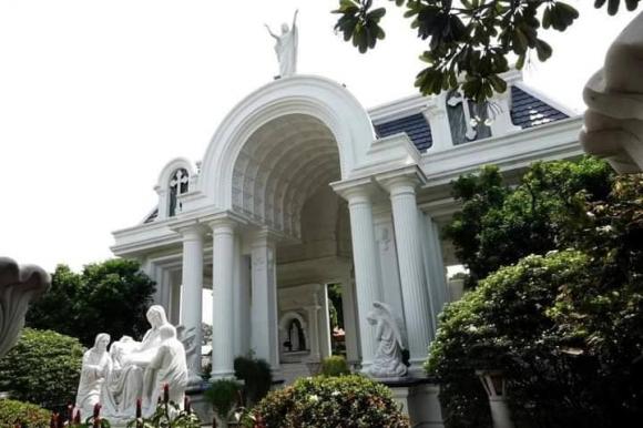 Ngôi mộ 20 tỷ, ngôi mộ của cậu bé 8 tuổi, ngôi mộ cậu bé 20 tỷ