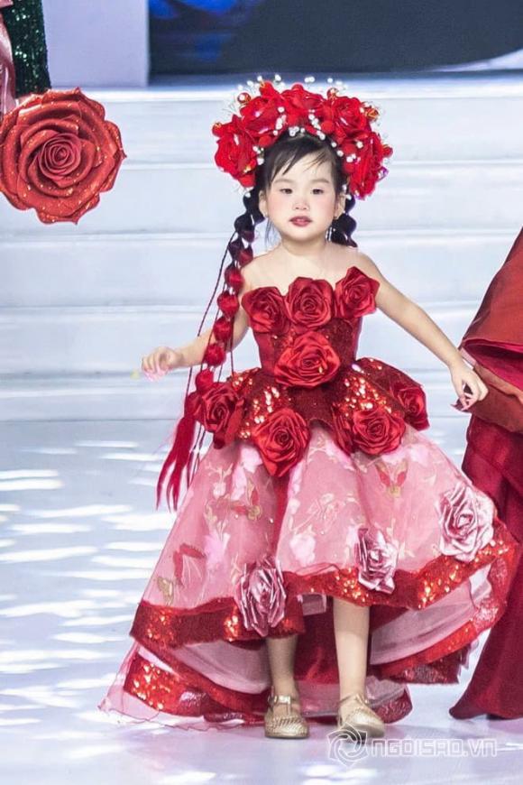 mau-nhi-cherry-pham-me-hoac-anh-nhin-tu-hinh-anh-thien-than-hoa-hong-nhi (1).jpg 0 Mẫu nhí Cherry Phạm, HEAVEN By Gree 2, thời trang