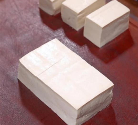 chần đậu phụ, cách chần đậu phụ không bị nát, chần đậu phụ bằng nước nóng hay lạnh