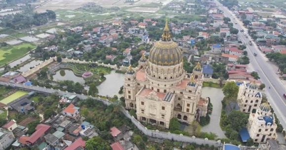 Lâu đài Thành Thắng, lâu đài lớn nhất Đông Nam Á, doanh nhân Đỗ Văn Tiến