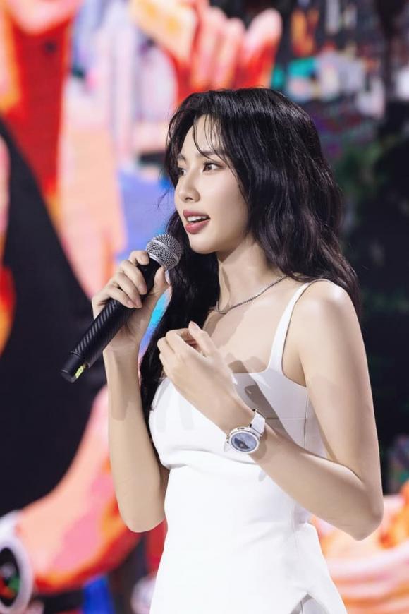 huawei-watch-gt-5-series-xuat-hien-cung-hoa-hau-thuy-tien (1).jpg 0 HUAWEI WATCH GT 5 Series, Hoa hậu Thùy Tiên