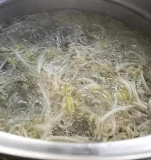 rau phải chần qua khi chế biến, tại sao phải chần rau trước khi nấu