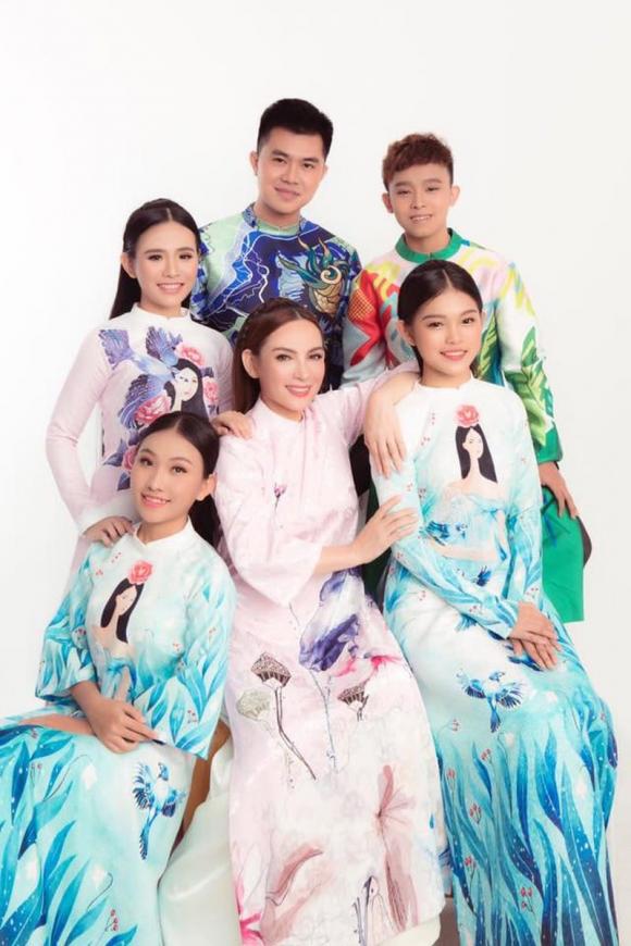 ca sĩ Phi Nhung, Hồ Văn Cường, Tuyết Nhung, Thiêng Ngân, Wendy Phạm