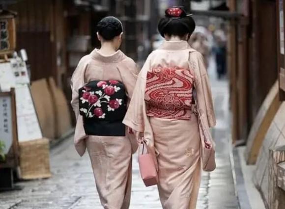 Kimono, phụ nữ nhật mặc kimono, ý nghĩa trang phục Kimono