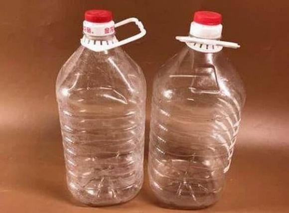 cách làm sạch chai dầu ăn, làm sạch chai dầu ăn, Mẹo vệ sinh chai dầu ăn để tái sử dụng
