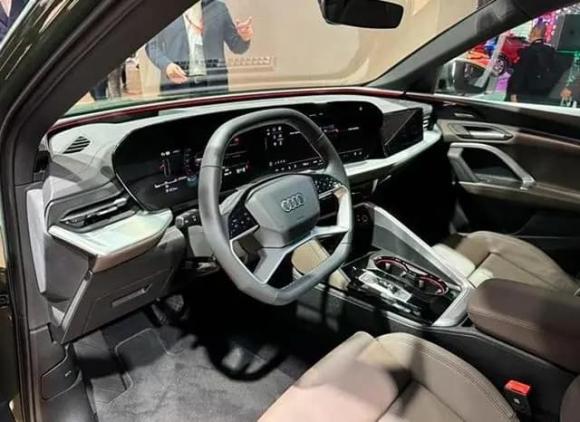 Audi Q5, xe hơi mới