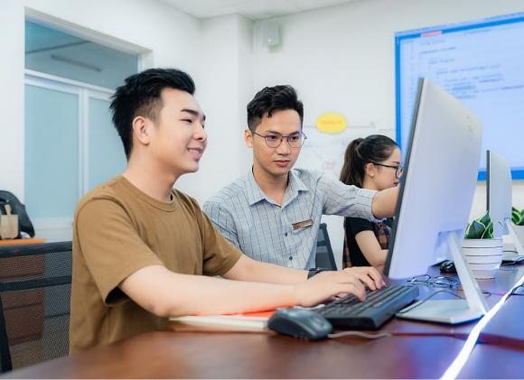 Năm 2025 nên học nghề gì, ngành học dễ xin việc, ngành học lương cao