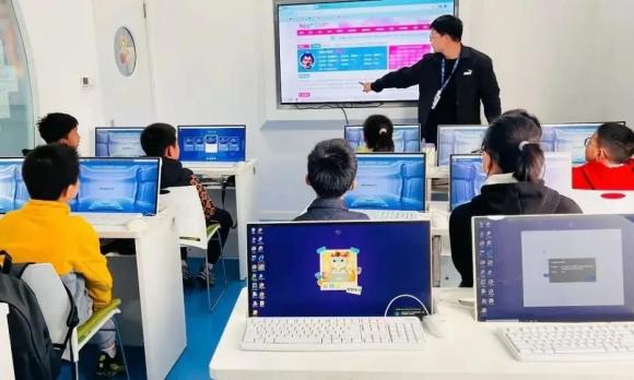 Năm 2025 nên học nghề gì, ngành học dễ xin việc, ngành học lương cao