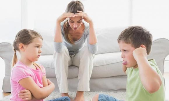 cha mẹ nên làm gì nếu 2 con đánh nhau, dạy con