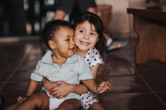cha mẹ nên làm gì nếu 2 con đánh nhau, dạy con