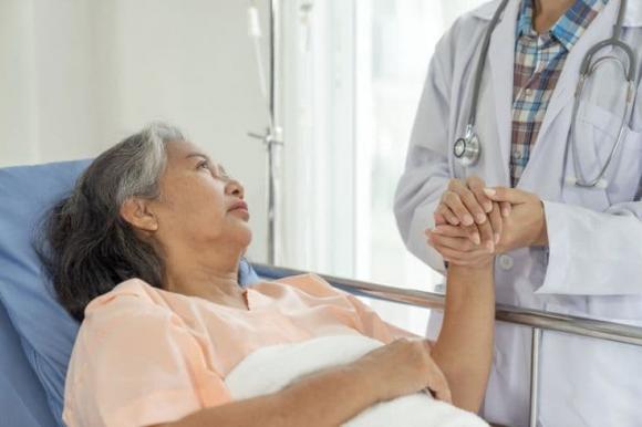 bảo hiểm y tế, khám bệnh bằng bảo hiểm y tế, Người bệnh có BHYT không được chuyển viện trong trường hợp nào