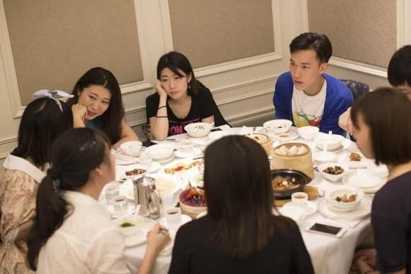 Tụ tập bạn bè, tụ tập vô bổ