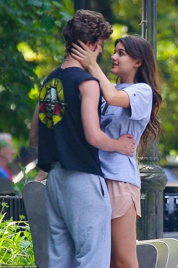suri cruise, con gái tom cruise, sao hollywood 