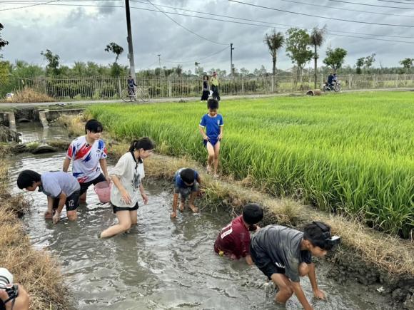 Sao việt hôm nay, tin sao việt 27/10, tin sao việt hot nhất