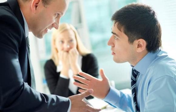 làm gì khi sếp mắng, cách lấy lòng sếp