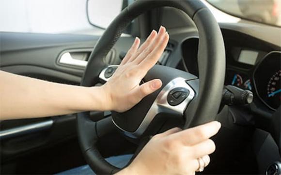 Quy định bấm còi xe, mức phạt bấm còi xe