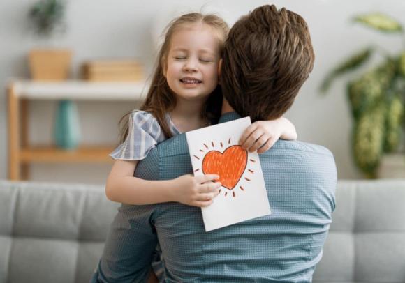 con gái giống ba, con trai giống mẹ