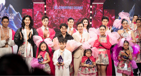 dao-dien-nguyen-minh-cao-to-chuc-thanh-cong-su-kien-vietnam-future-fashion-show-moonlight (1).png 0 Đạo diễn Nguyễn Minh Cao, VietNam Future Fashion Show - MoonLight