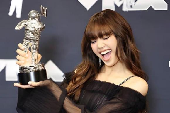 Taylor Swift,  Lisa, Blackpink, BTS