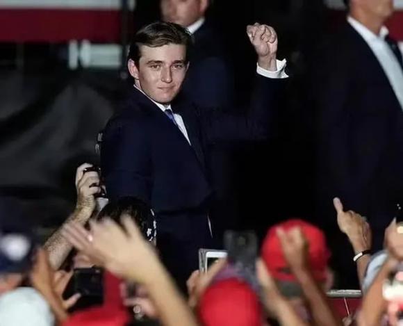 Barron, con trai út của Tổng thống Donald Trump